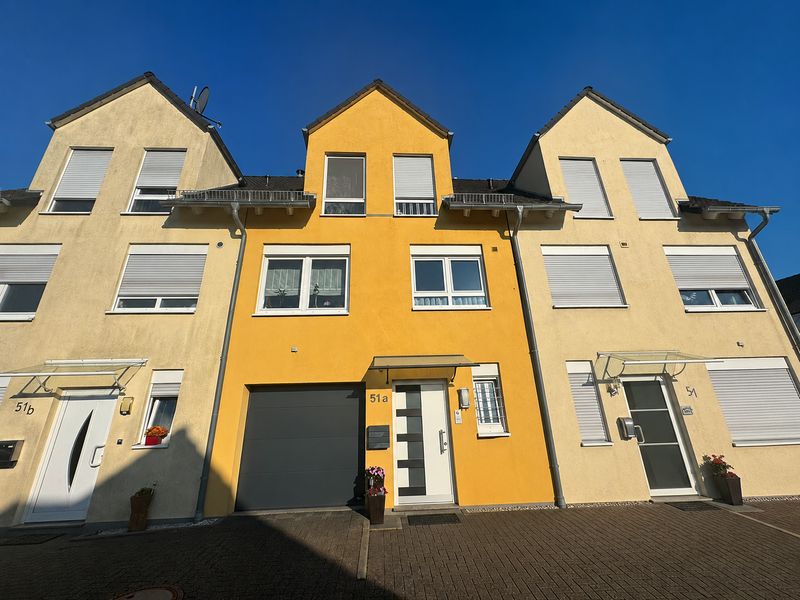 Herrliches Reihenmittelhaus mit viel Platz, Garten und Garage in toller Lage von Ennepetal